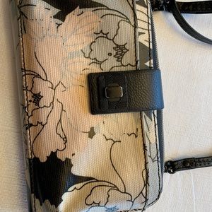 Sakroots handpurse/wallet in cute colors